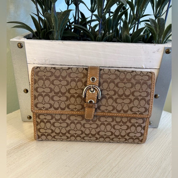 Coach Handbags - COACH Vintage Signature Khaki Wallet